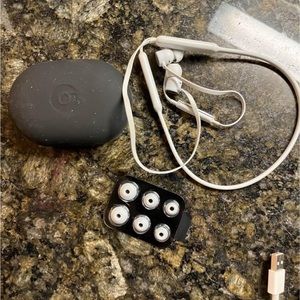 Beats wireless headphones- white